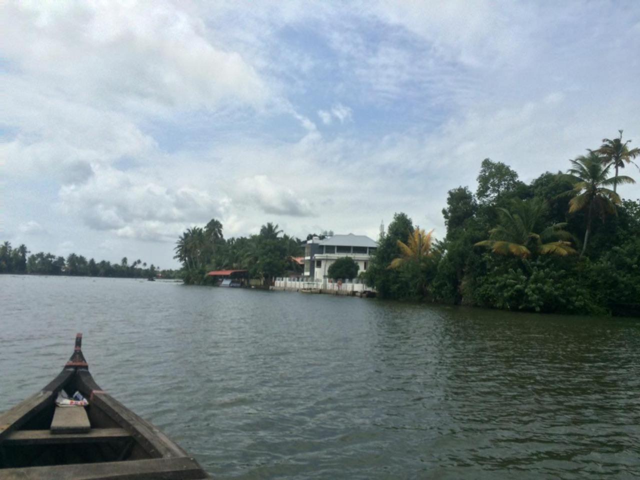 Captains Cabin Backwater Resort Alappuzha Eksteriør billede